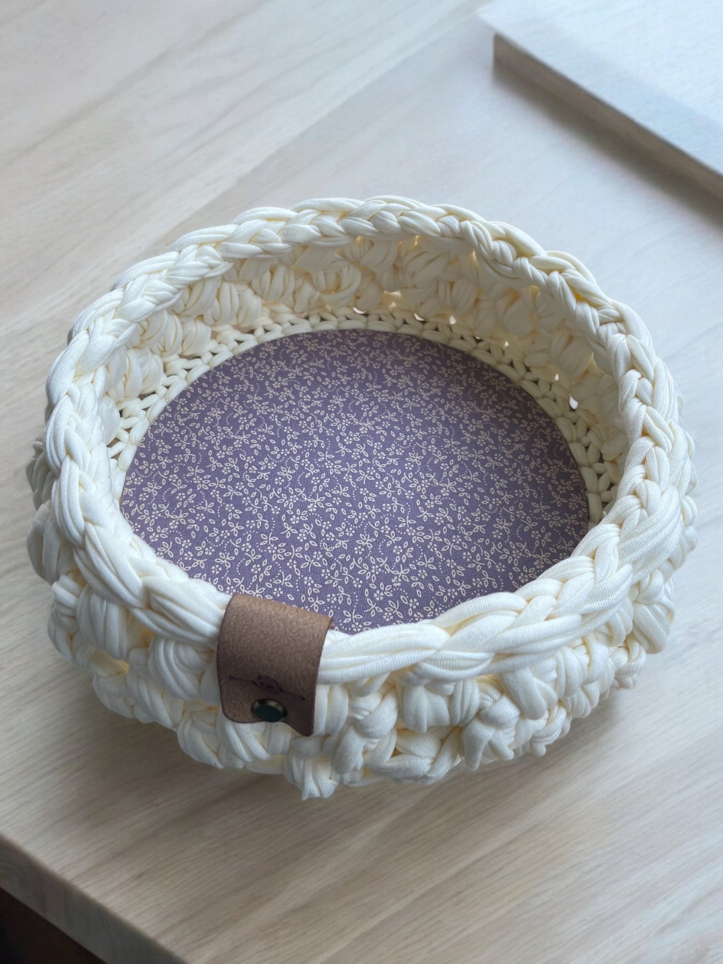 Crochet Basket - Round (M) - Ditsy fabric base