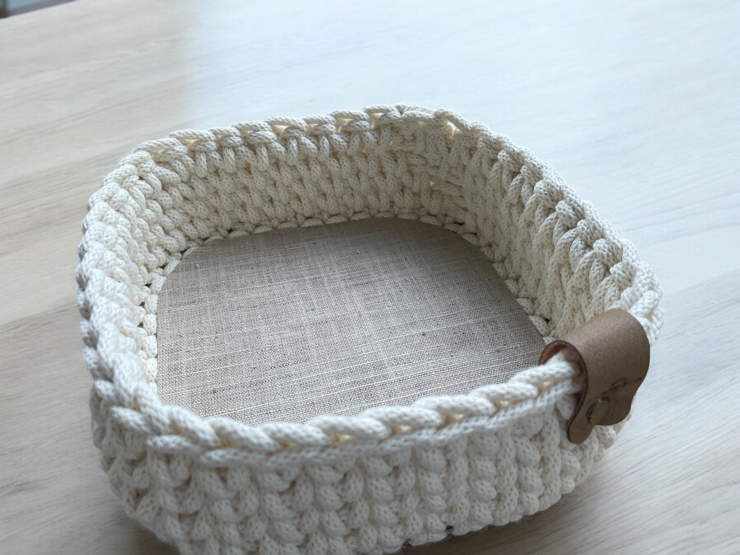 Crochet Basket - Rounded Square (M) - Linen base