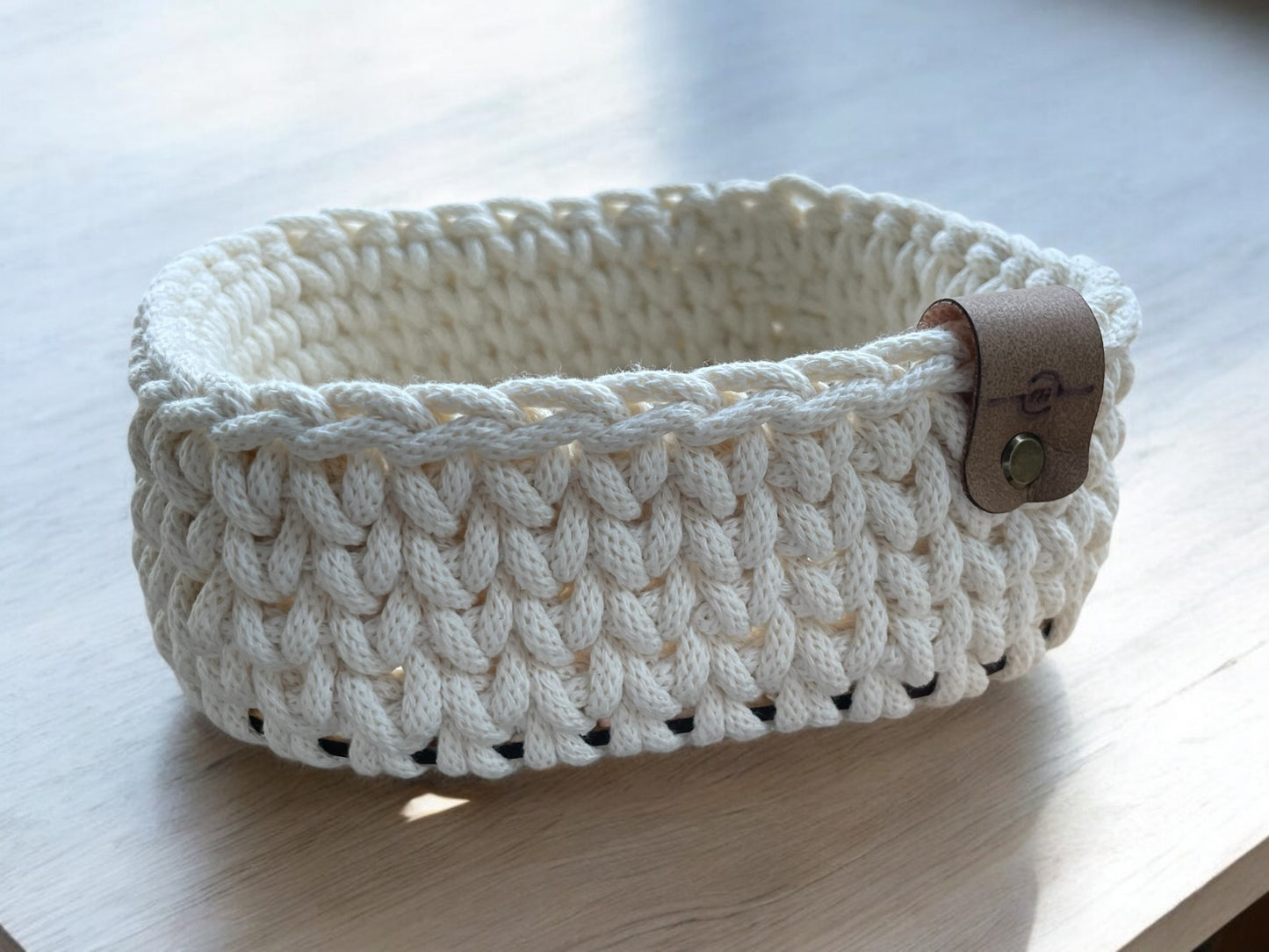 Crochet Basket - Rounded Square (M) - Linen base